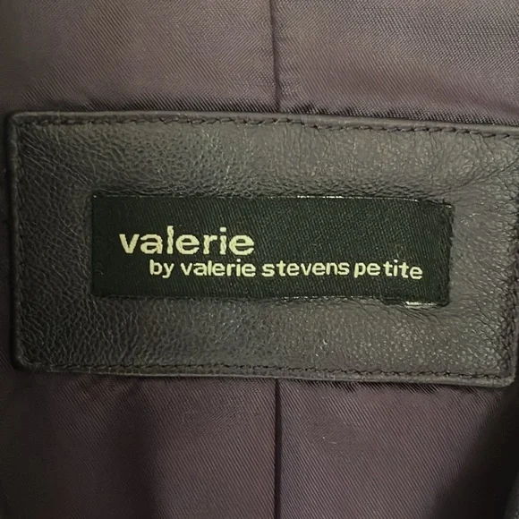 Like new 100% genuine leather Valerie Stevens jacket sz M purple - Picture 2 of 4